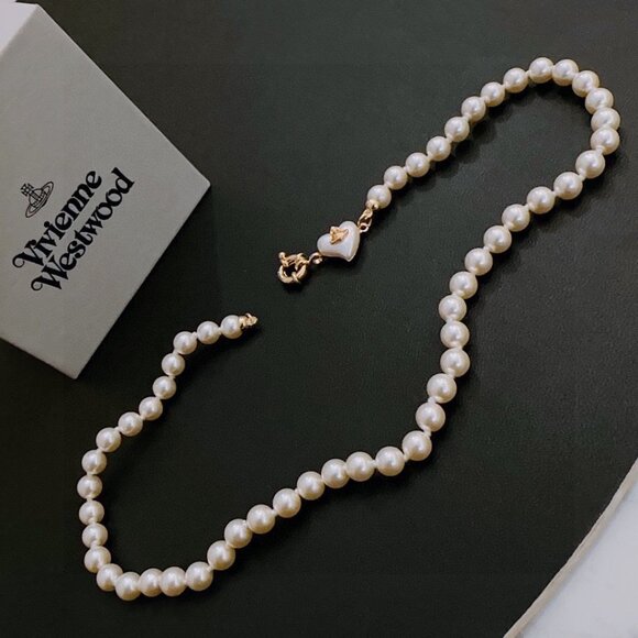 Vivienne Westwood Women's Pearl Necklace - Picture 4 of 6